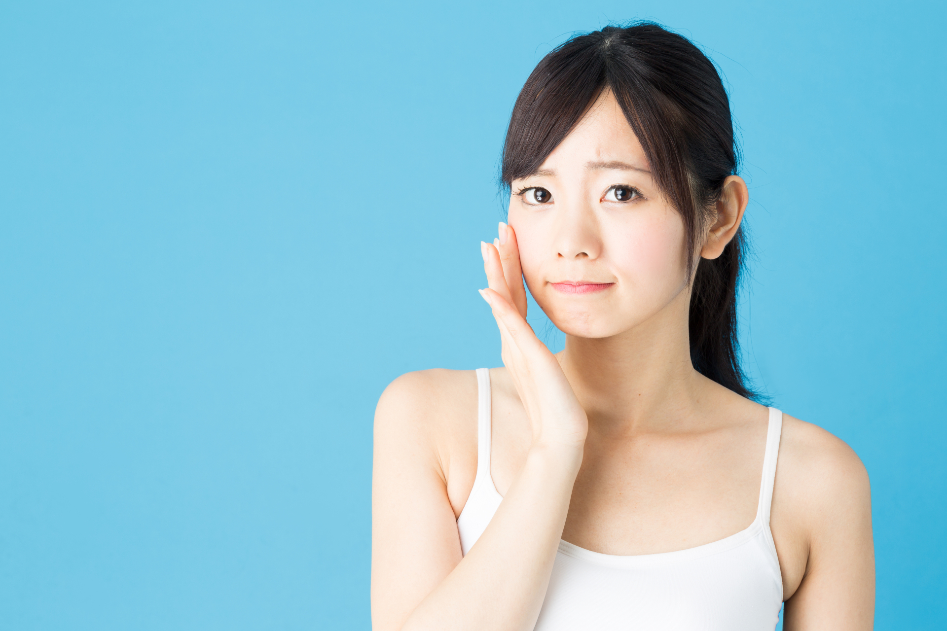 横から見ると顎がないのは自力で治せる？原因や治し方を解説