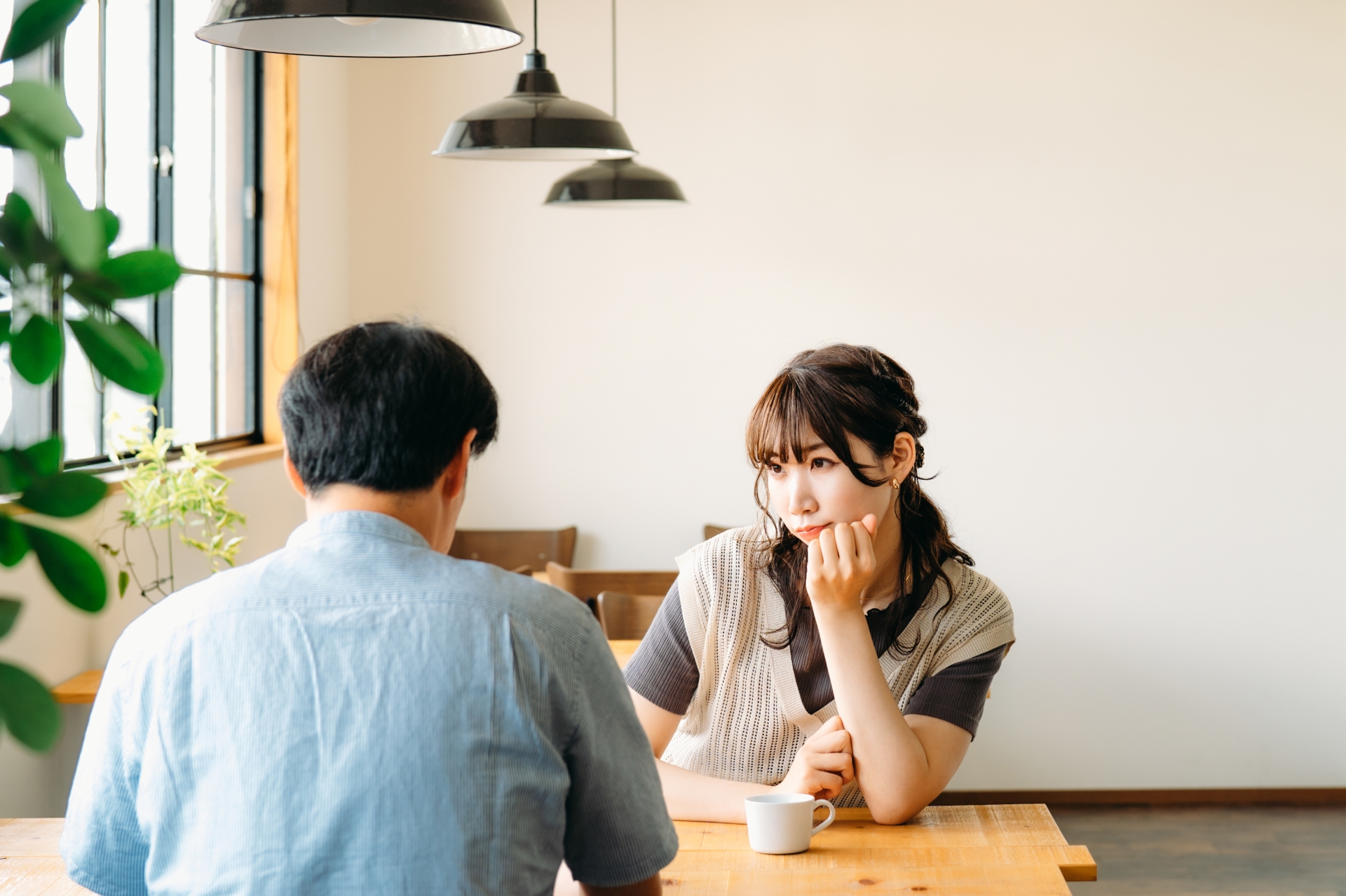 矯正中のデートは食事に悩む？治療方法ごとの解決案をご紹介